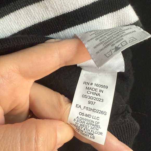 Wear by Erin Andrews NHL Vegas Golden Knights Lace Up Women’s Cropped Sweatshirt - Picture 10 of 13